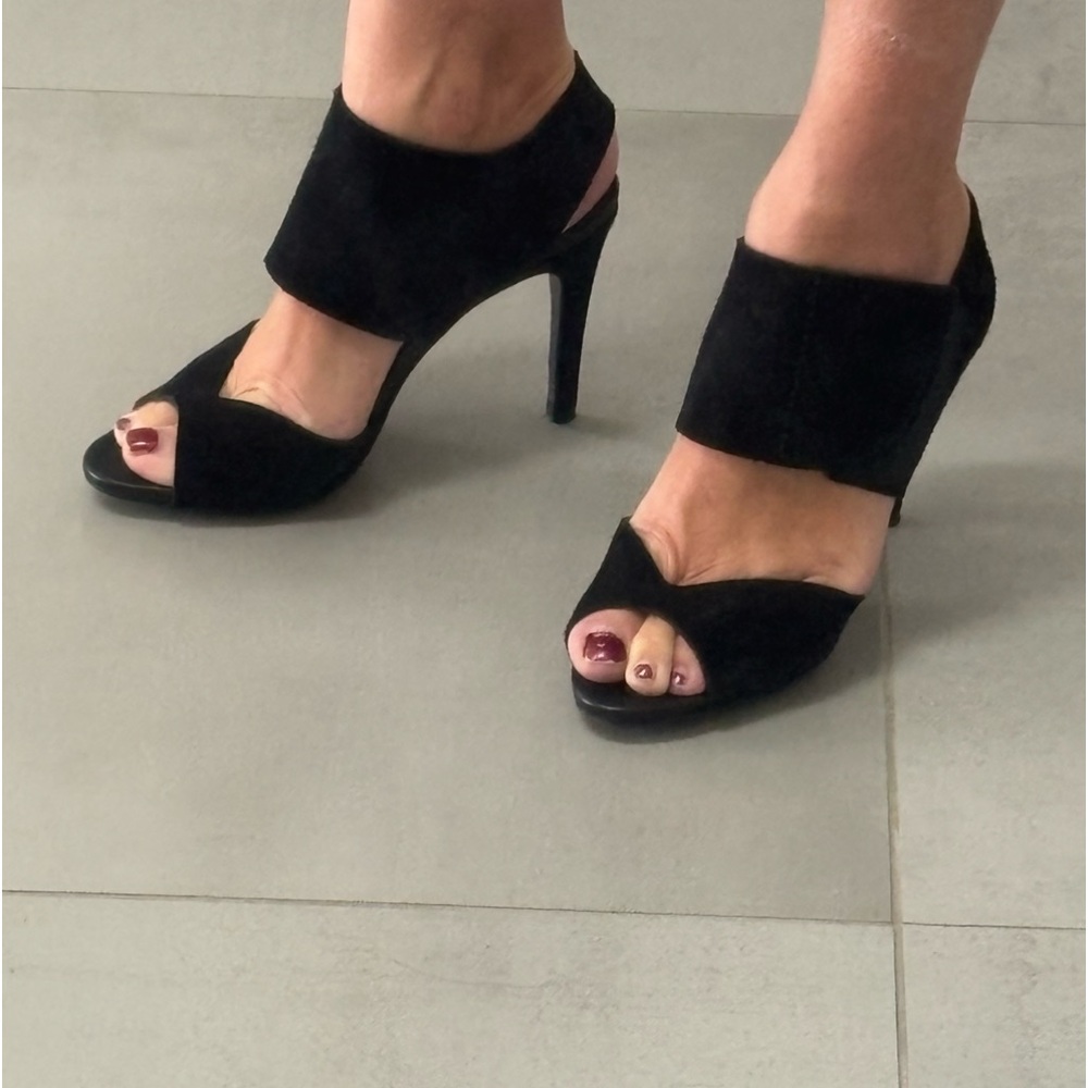 Pedro Garcia Black Sandals with Chunky Heel and Crisscross Straps - Picture 7 of 16
